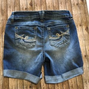Wallflower blue jean shorts cuffed size 3